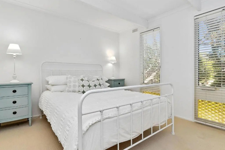 Room 2 of 9