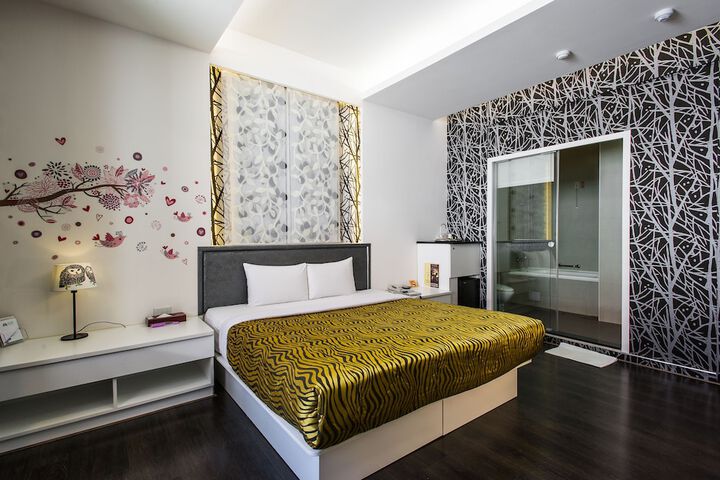 Room 4 of 51
