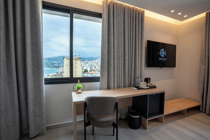 Room 9 of 38