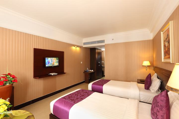 Room 17 of 53