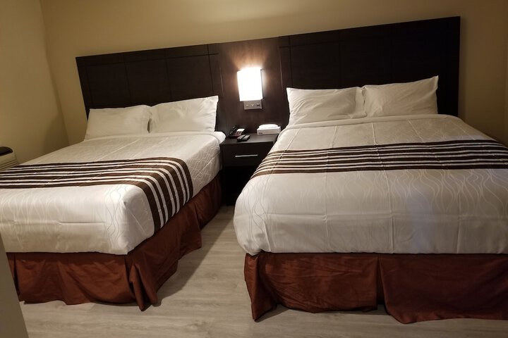 Comfort Room 2 Queen Beds Lake View (1 of 9)