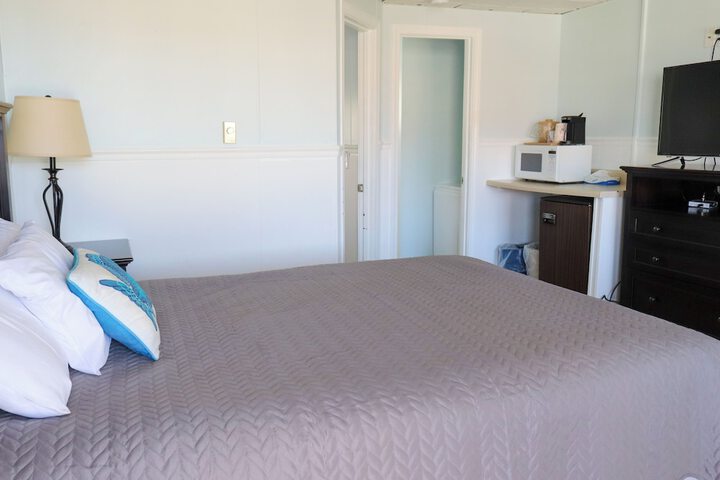 Room 6 of 33