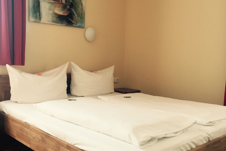 Room 9 of 35