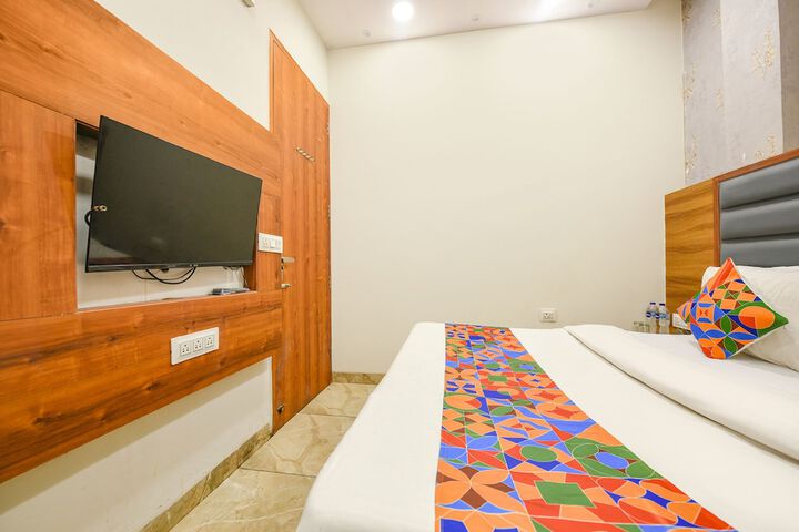 Room 10 of 22