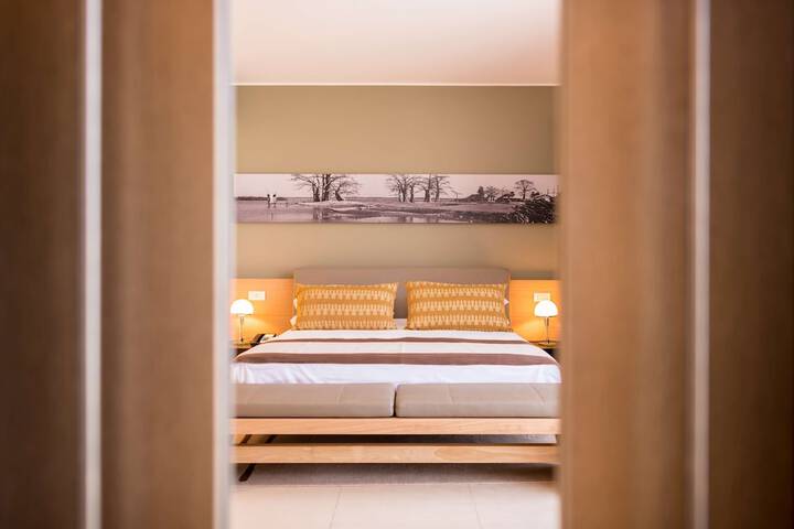 Room 30 of 272