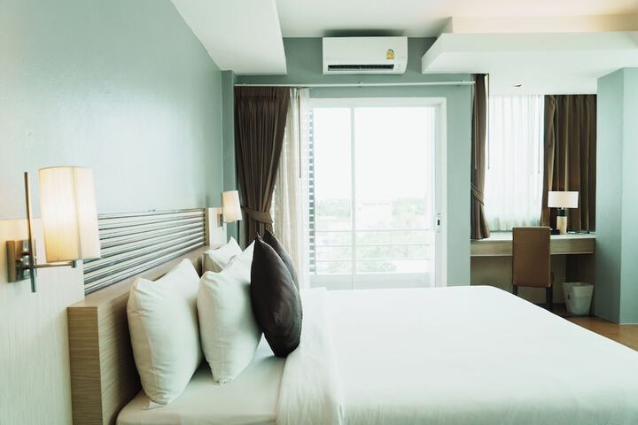 Room 8 of 37