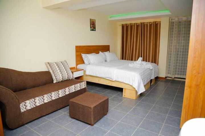 Room 6 of 22