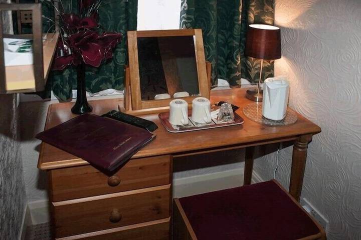 Room 13 of 26