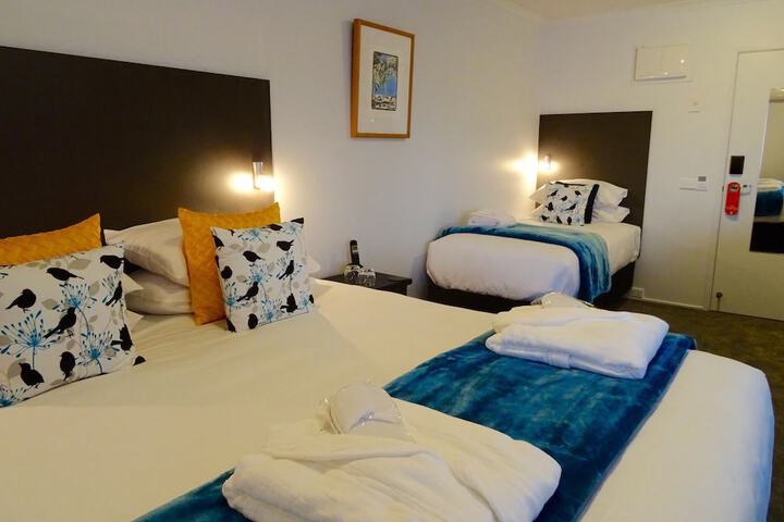 Room 10 of 38