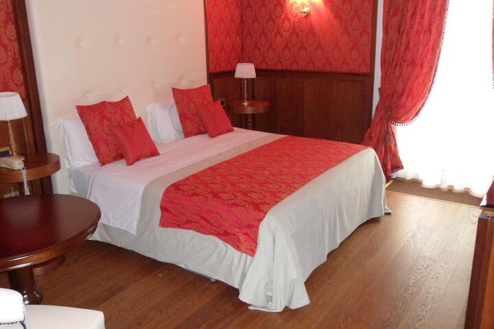 Room 18 of 62