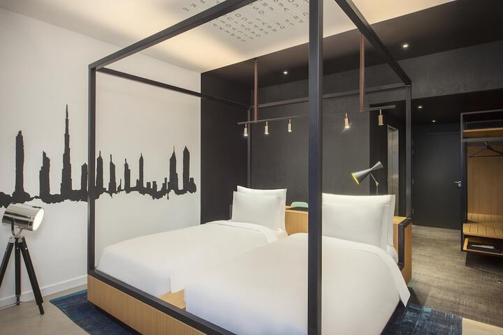 Room 11 of 74