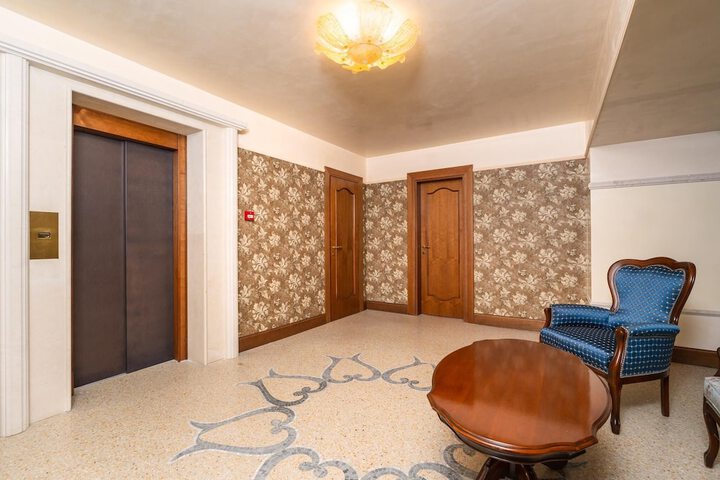 Room 49 of 159