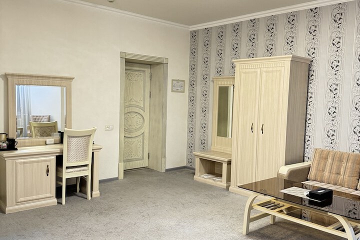 Room 3 of 46