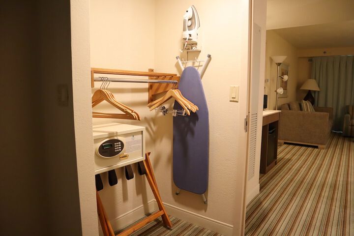 Iron/ironing board