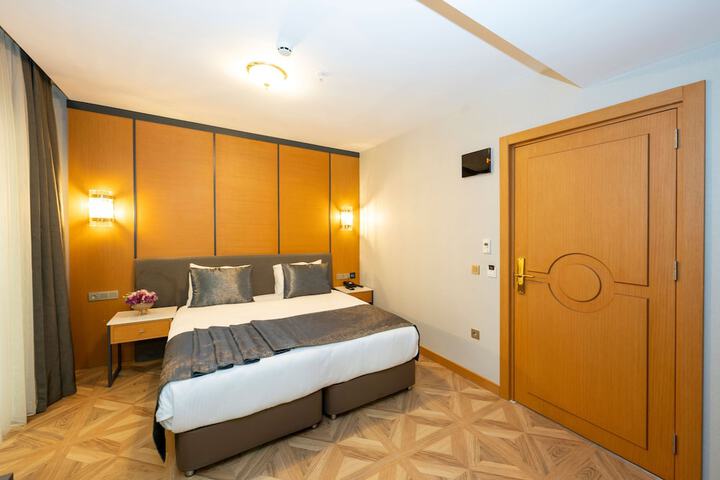 Room 16 of 144