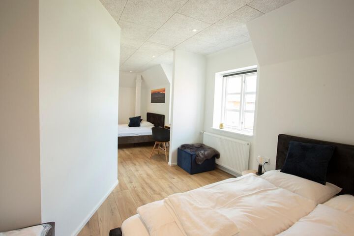 Room 16 of 69