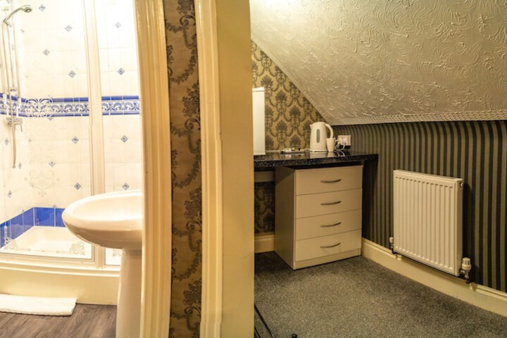 Room 49 of 97