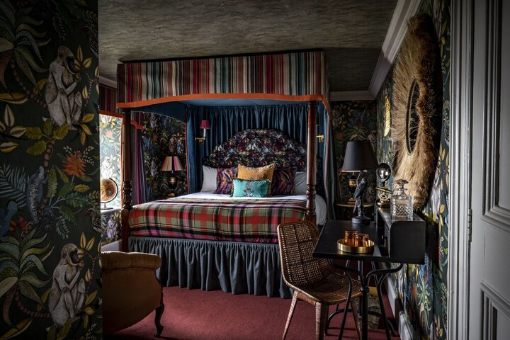 Room 19 of 76