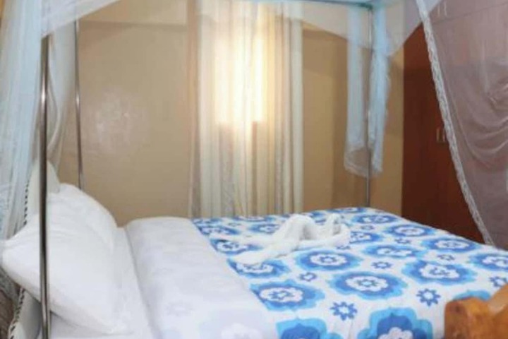 Room 2 of 30