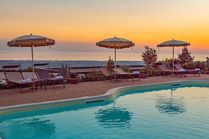 Pool Hotel