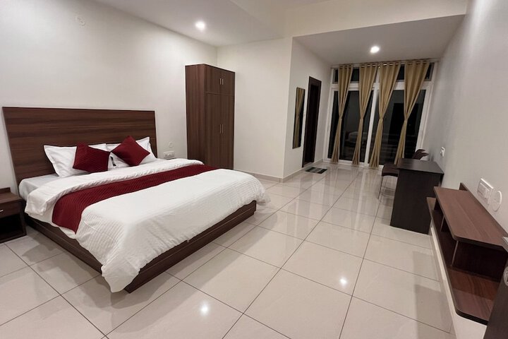 Room 16 of 35