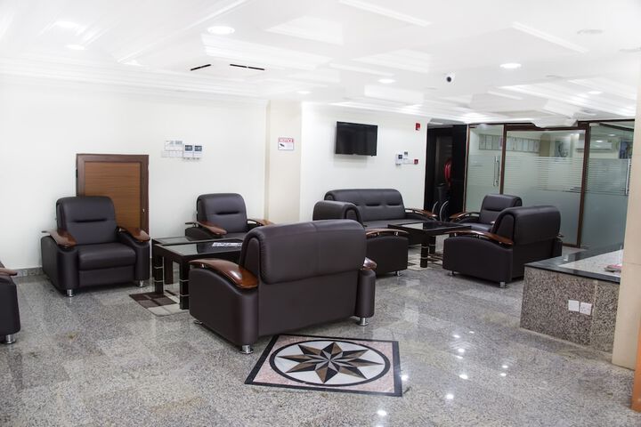Entrance & Lobby