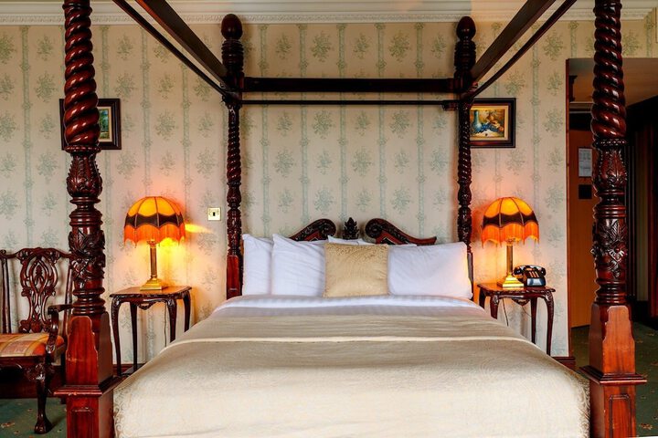 Room 9 of 36