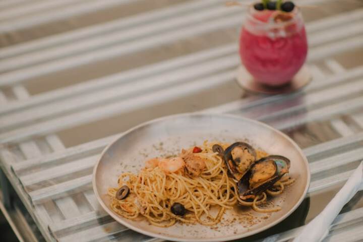 Dining 39 of 50