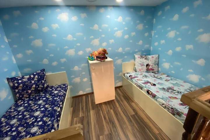 Room 2 of 36
