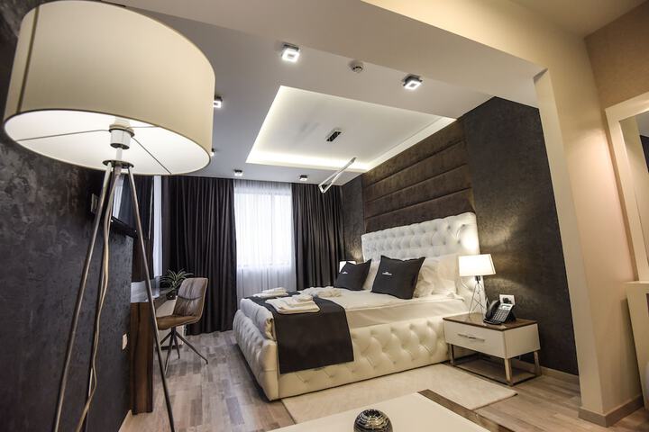 Room 16 of 58