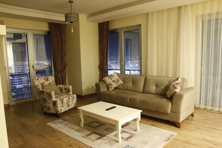 Room 6 of 14