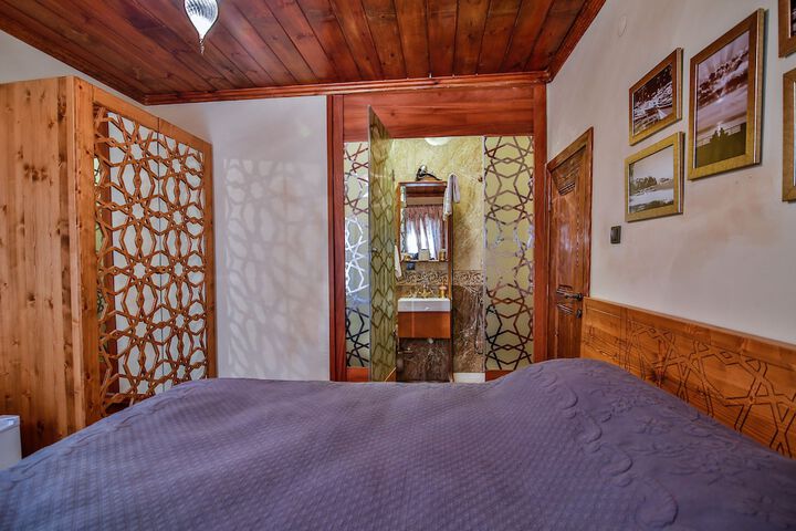 Room 10 of 47