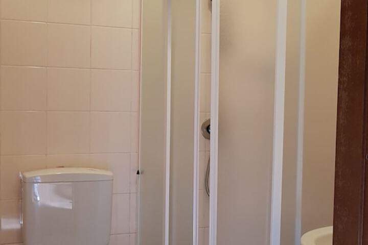 Room 85 of 132