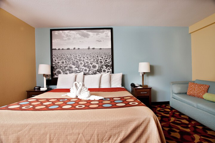 1 King Bed (36 of 45)