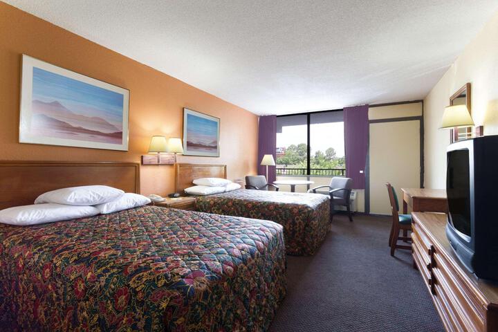 1 King Bed (1 of 13)