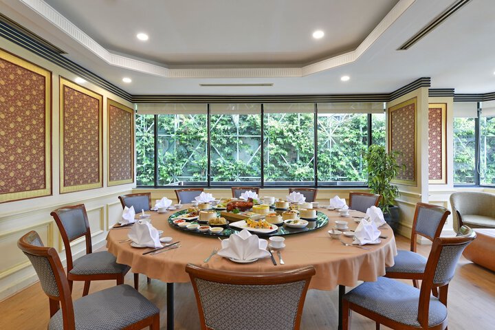 Dining 79 of 125