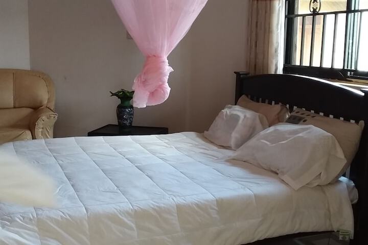 Room 18 of 33