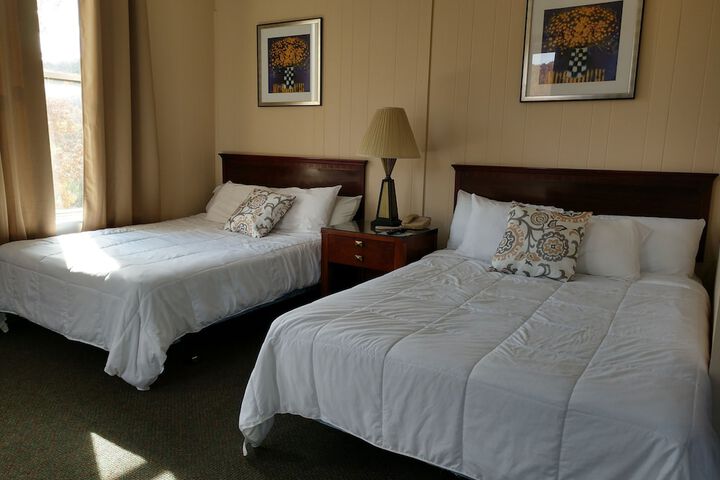 2 Double Beds (1 of 3)