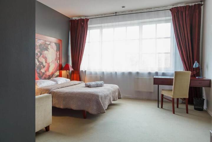 Room 25 of 54