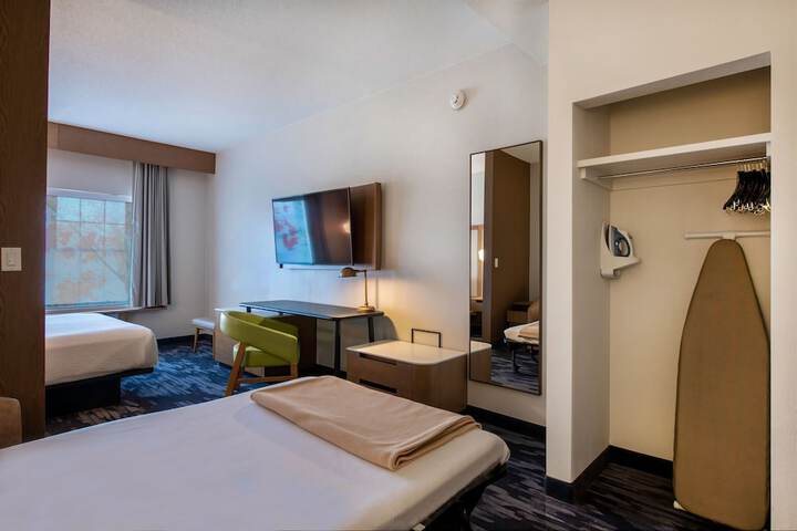Room 6 of 49