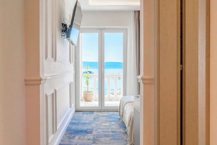 Room 30 of 115