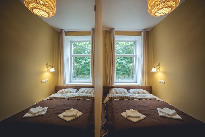Room 15 of 108