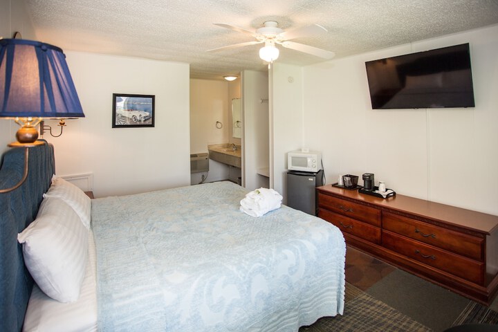 Room 17 of 114
