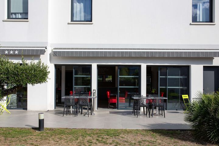 Terrace/Patio 76 of 77