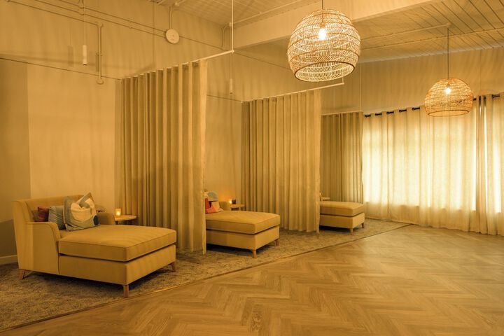 Room 33 of 59