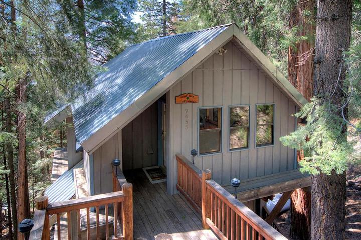 Tree House Lodge in Yosemite West, CA