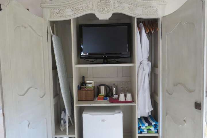 Room 27 of 67