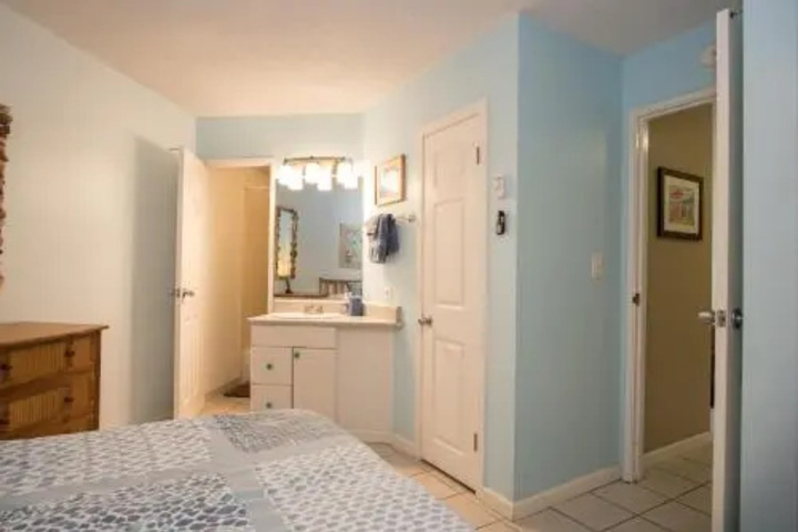 Room 4 of 14