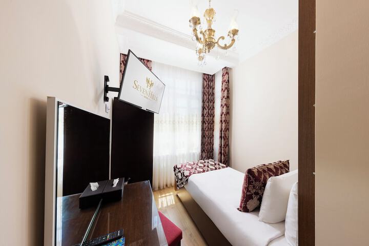 Room 65 of 87