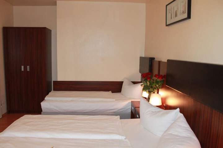 Room 16 of 25